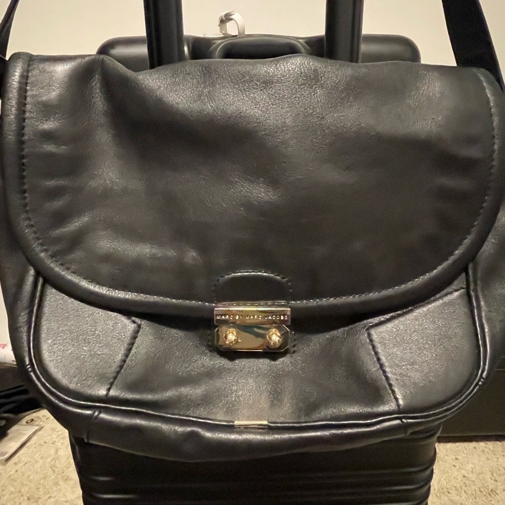 Marc Jacobs Black Leather Messenger Bag
